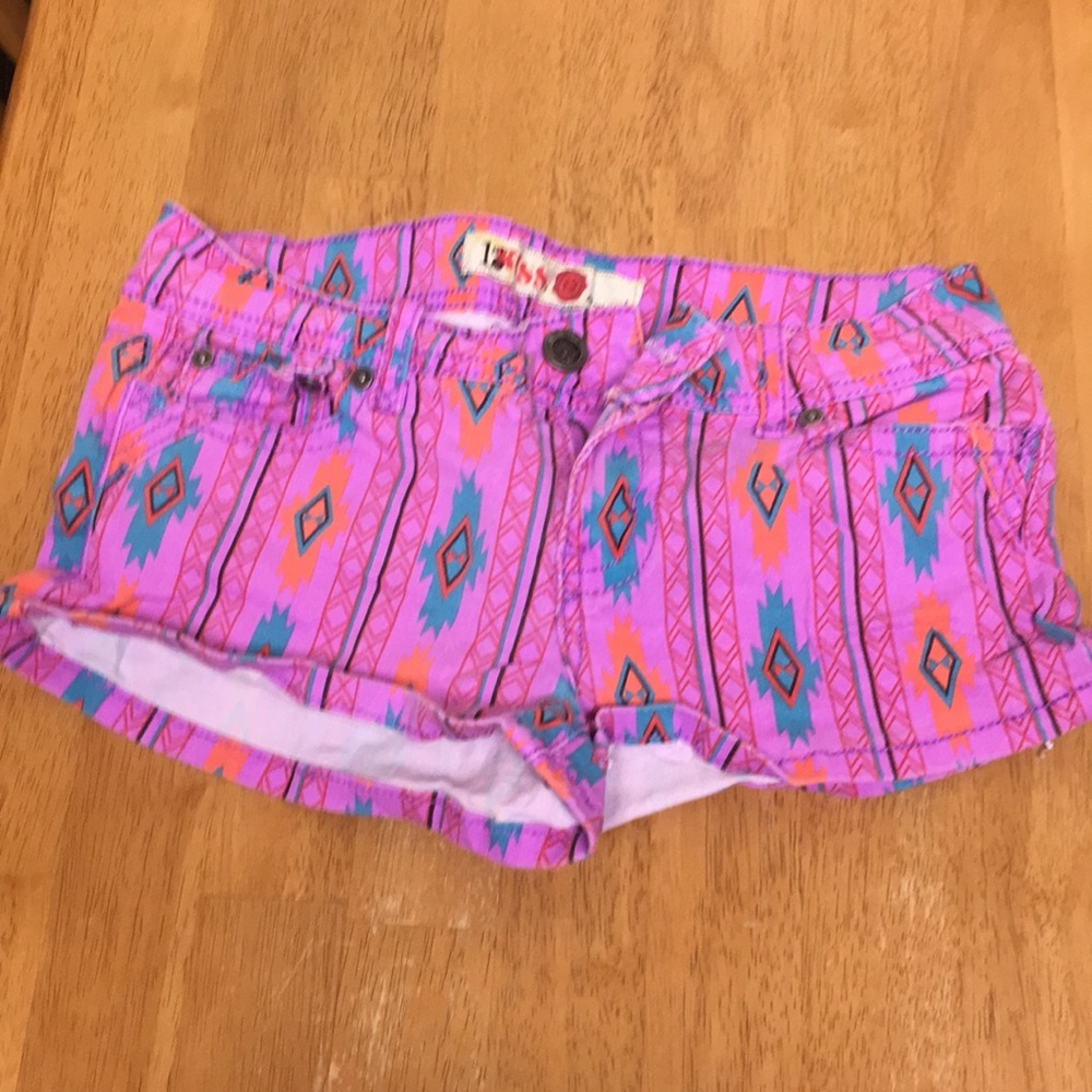 Adorable Aztec print shorts